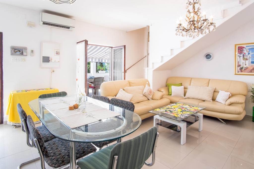 Apartment Katarina Malinska Ruang foto