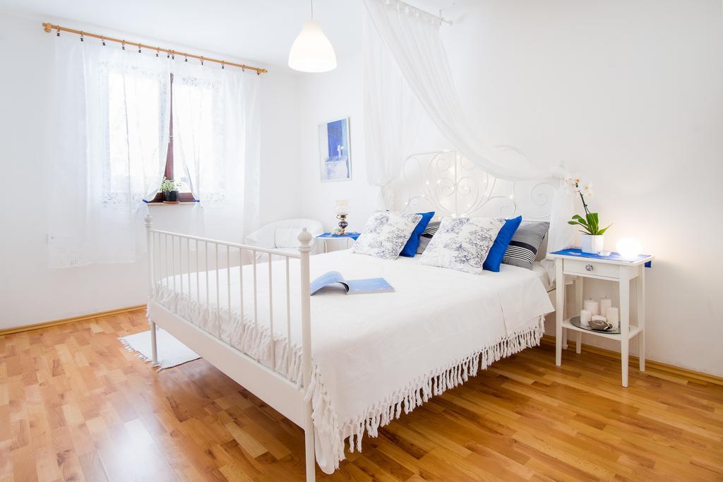 Apartment Katarina Malinska Ruang foto